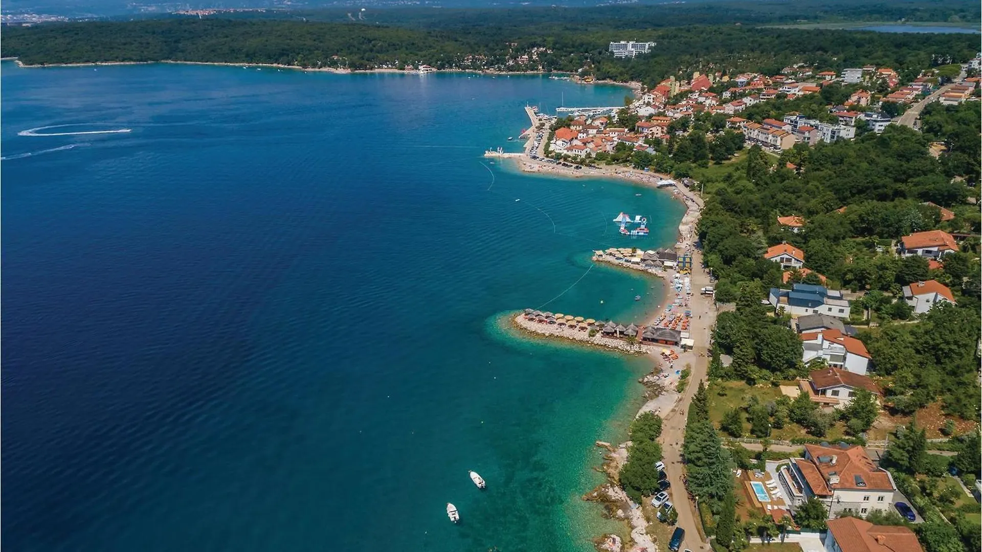 2 Bedroom Gorgeous Apartment In Njivice